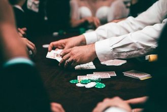 tạm khóa tài khoản V9bet